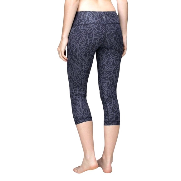 Lululemon Women's Gray Leaf Print Cropped Low Rise  Leggings Size 10 - Picture 1 of 6